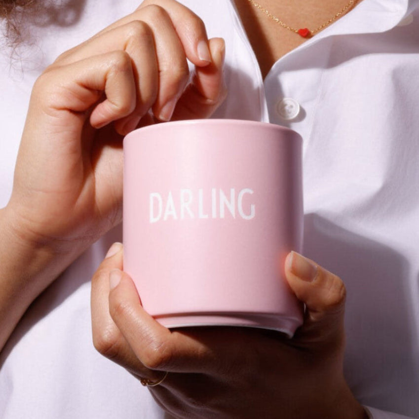Becher mit Aufschrift Darling, pink