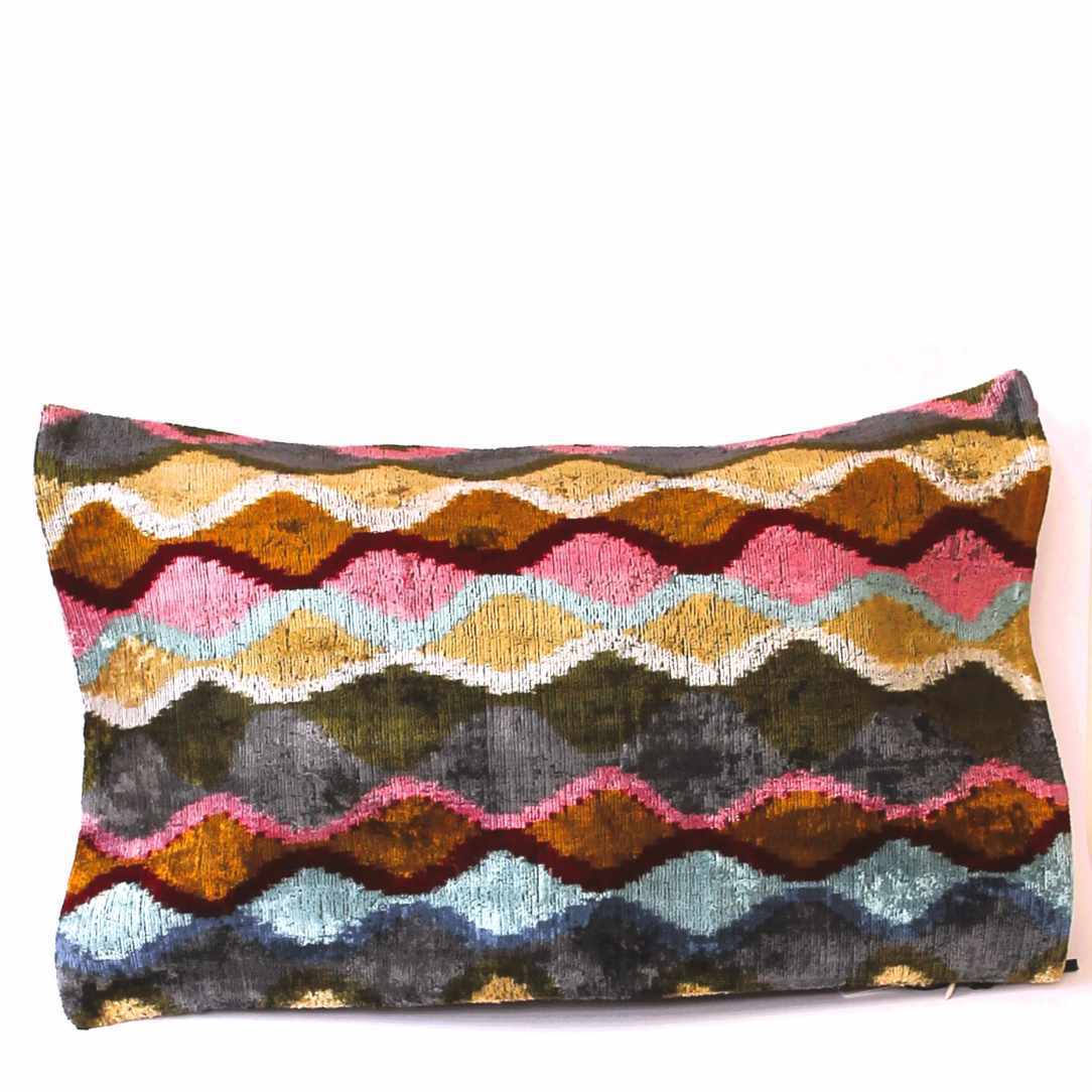 Buntes Kissen aus Seidenvelvet mit Rhombenschlangenmuster in pink, gelb, türkis, braun, grau lau