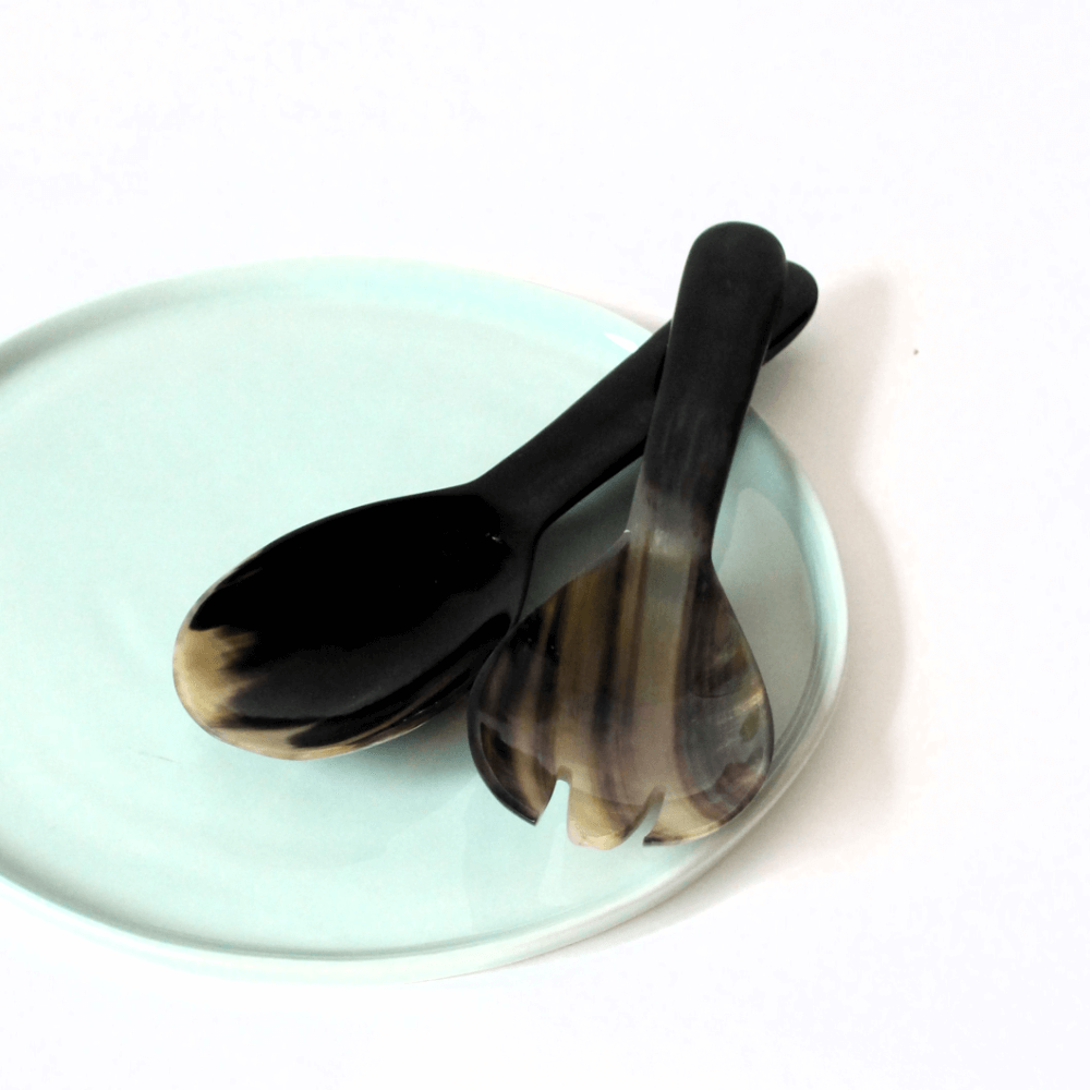 Kurzes Salatbesteck aus Natur-Horn