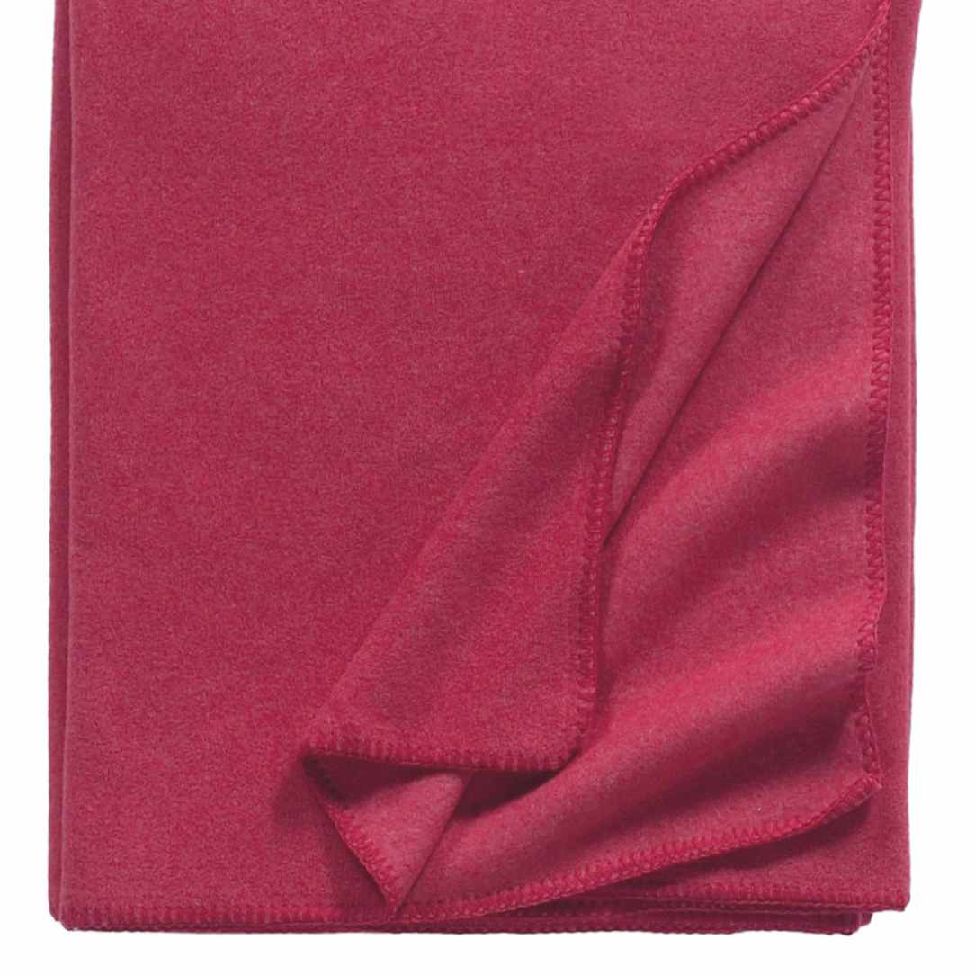 Fleecedecke mit gekettelter Abschlußkante, merlot-rot