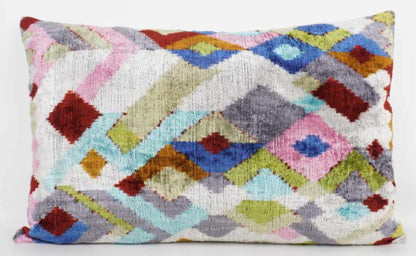 Kissen aus Seidenvelvet  multicolor mit zick-zack und Rauten-Muster