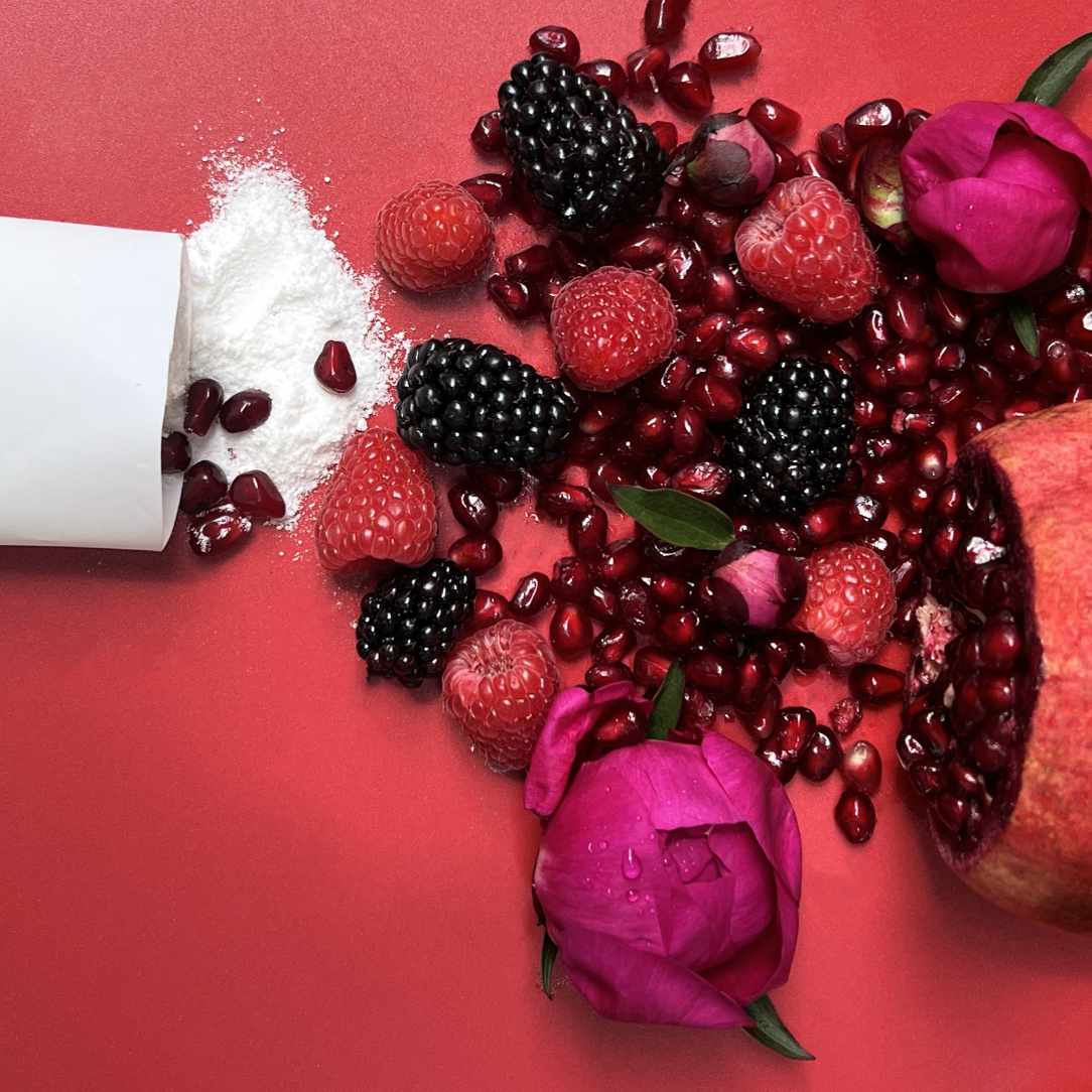 Sachet mit Schaumpulver Duftrichtung Pomegranate Passion und Beerenabbildungmit Rosen