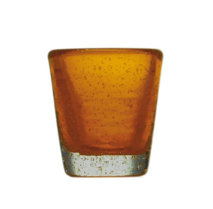 Mundgeblasenes Schnapsglas oder Espressobecher, Memento  mit eingeschlossenen Luftbläschen amberfarben