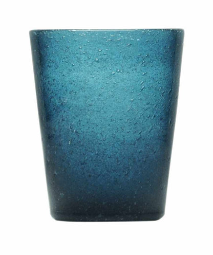 Mundgeblasenes Trinkglas von Memento mit Luftbläschen in dunkelblau